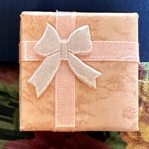 New Sterling Silver earrings. - Picture 3 of 4